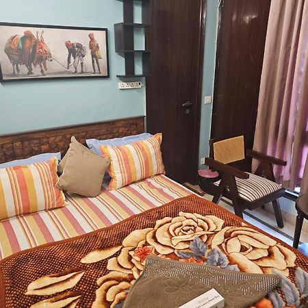 Sky Bloom Luxury Homestay Нью-Дели Экстерьер фото