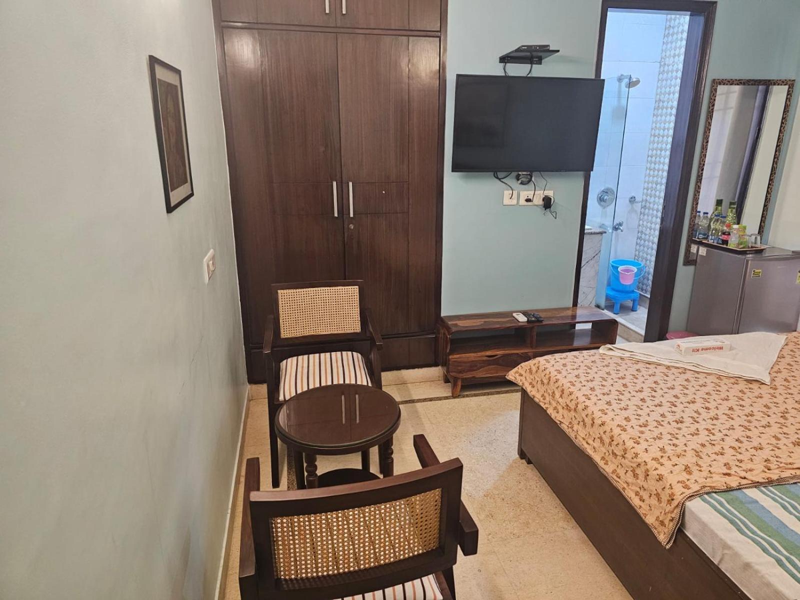 Sky Bloom Luxury Homestay Нью-Дели Экстерьер фото