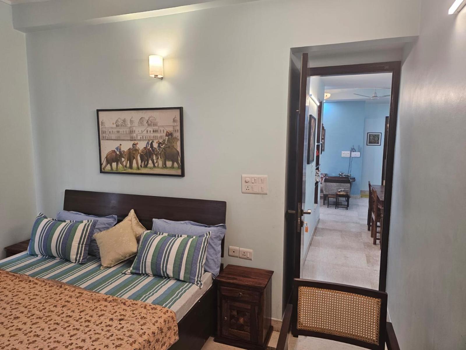 Sky Bloom Luxury Homestay Нью-Дели Экстерьер фото