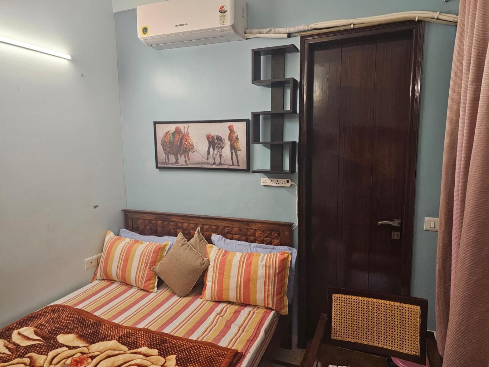 Sky Bloom Luxury Homestay Нью-Дели Экстерьер фото