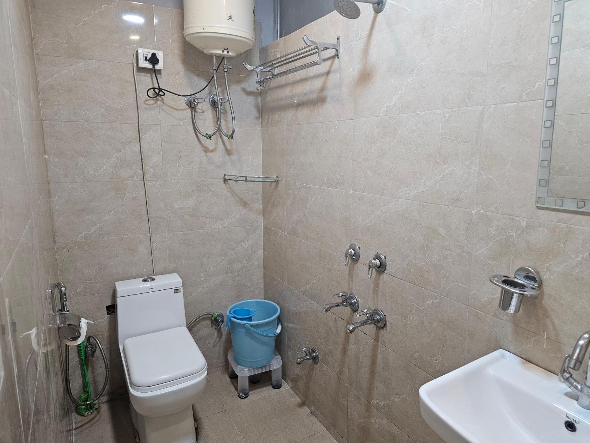 Sky Bloom Luxury Homestay Нью-Дели Экстерьер фото